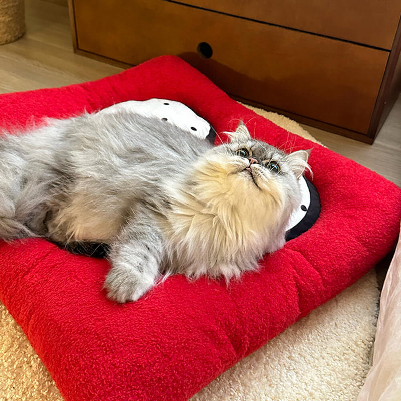 Striped Heart-Shaped Cozy Comfort Dog & Cat Mat